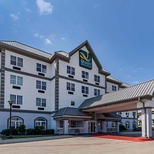 Quality Inn & Suites I-35 E-Walnut Hill